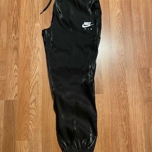 Nike Air Sheen Woven Jogger Pants Womens Size M Black CU6566 010 New